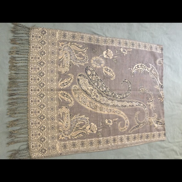 Women's scarf - Picture 4 of 4